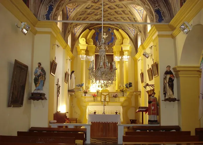 乌里赛杜酒店 *