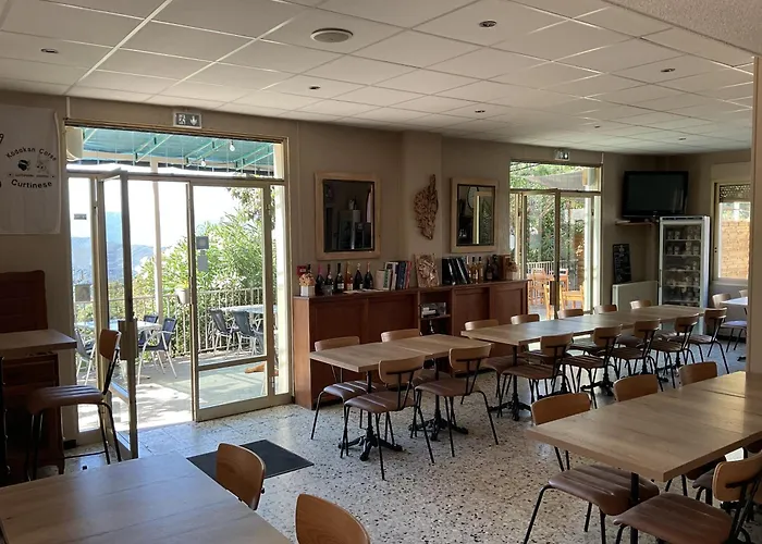 乌里赛杜酒店 * Bustanico