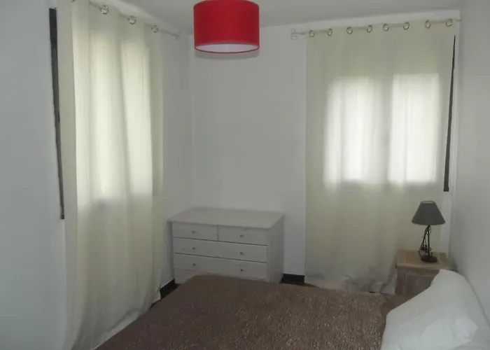 乌里赛杜酒店 * Bustanico