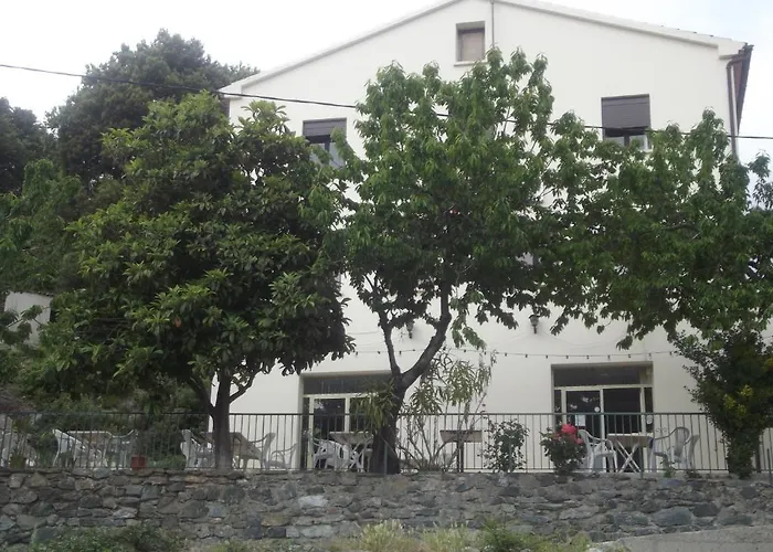 乌里赛杜酒店 Bustanico